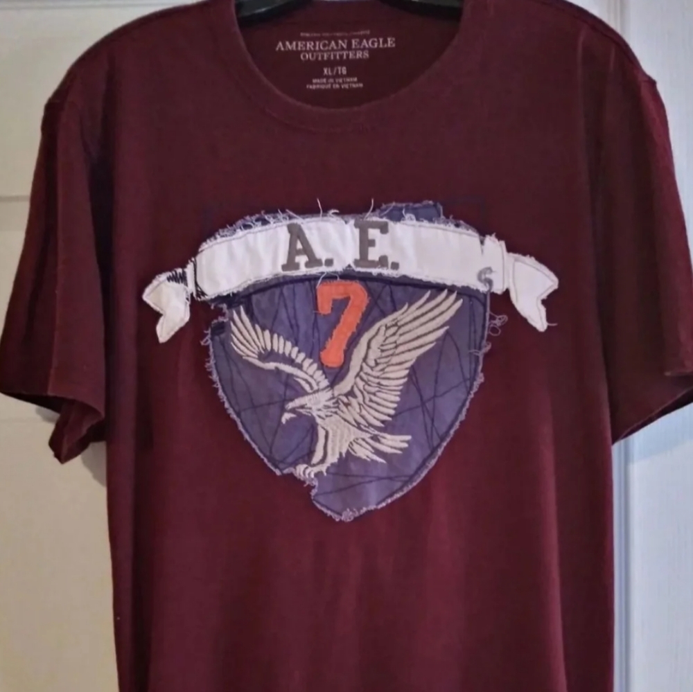 American Eagle Graphic Tee